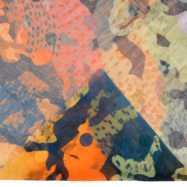 MEL & DAVIS NY Tuch in buntem helltönigen Camouflage Print